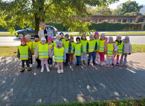 Jesienny spacer dzieci z grupy "Misie"