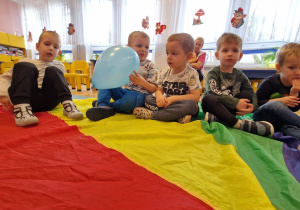 przedszkolaki, balon, chusta animacyjna