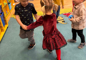 tanczące przedszkolaki