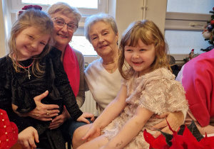 osoby dorosłe, dziewczynki