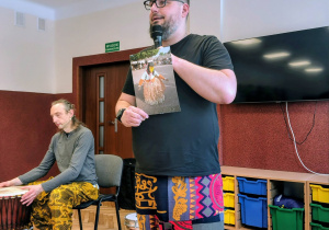 dwóch muzyków, bęben, fotografia