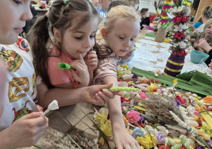 pzredszkolaki, palmy wielkanocne, ozdoby do tworzenia palm wielkanocnych