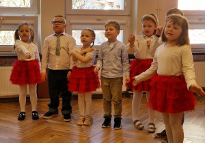 sala przedszkolna, występujące przedszkolaki