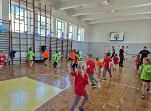 Sportowa zabawa w SP nr 3 w Opocznie