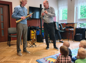 Filharmonia na kółkach pt:"Melodie płynące z ekranu"