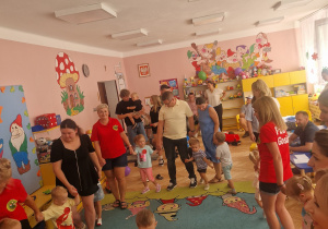 sala przedszkolna, dzieci, rodzice, nauczycielki
